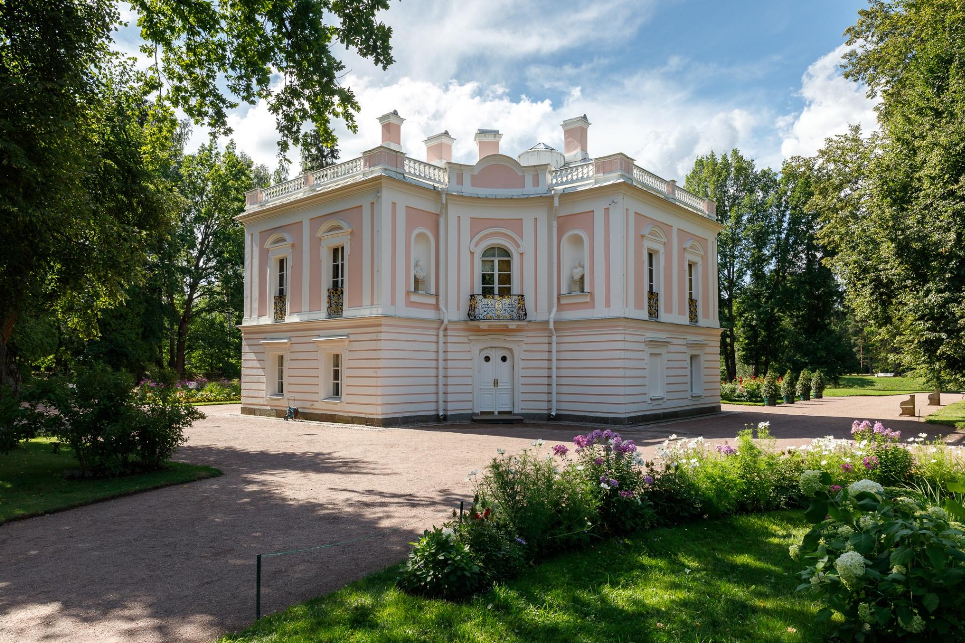 Дворец Петра III