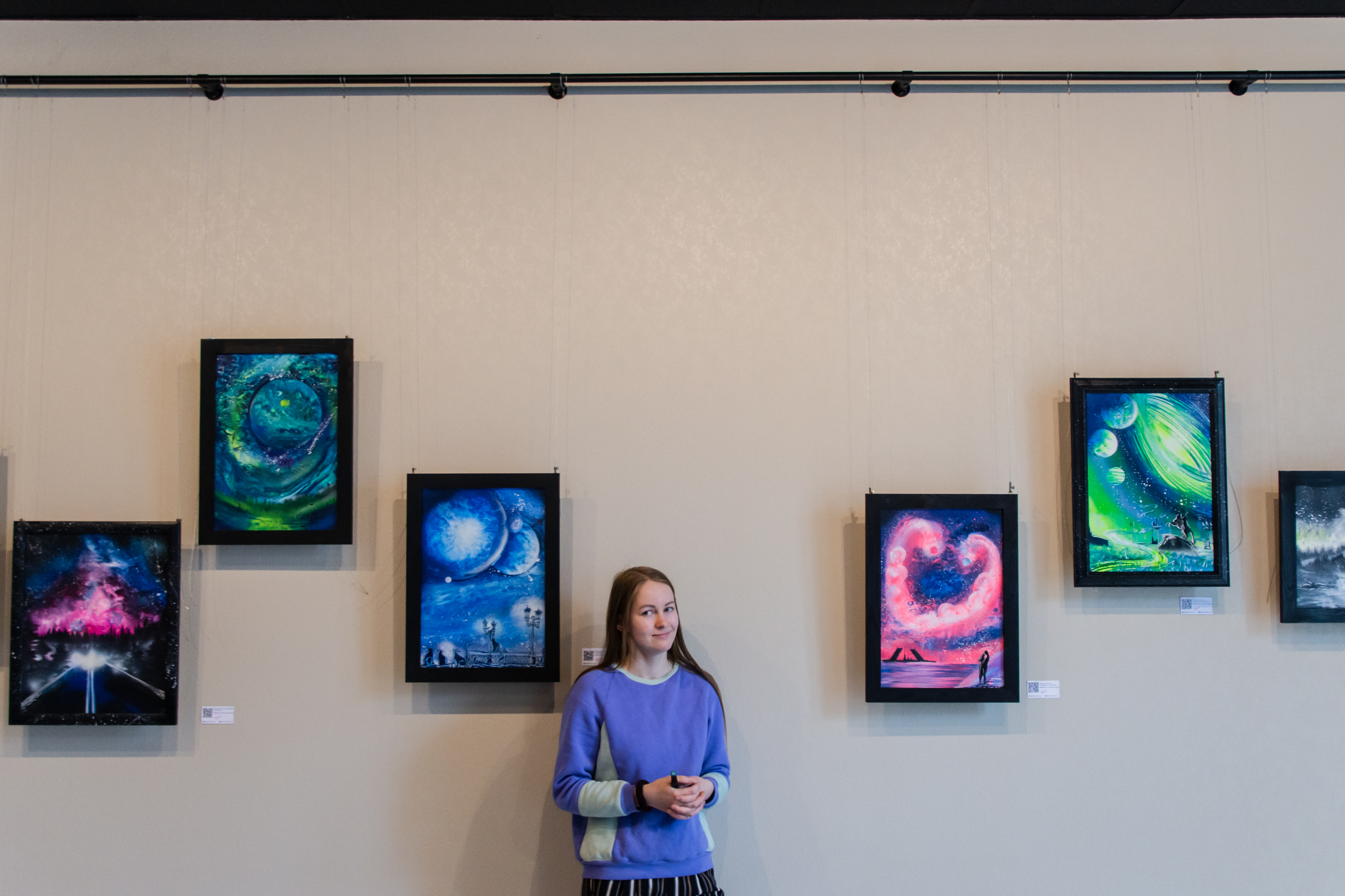 В медиацентре «Культура Петербурга» открылась выставка аэрозольной живописи Алены Логиновой 8