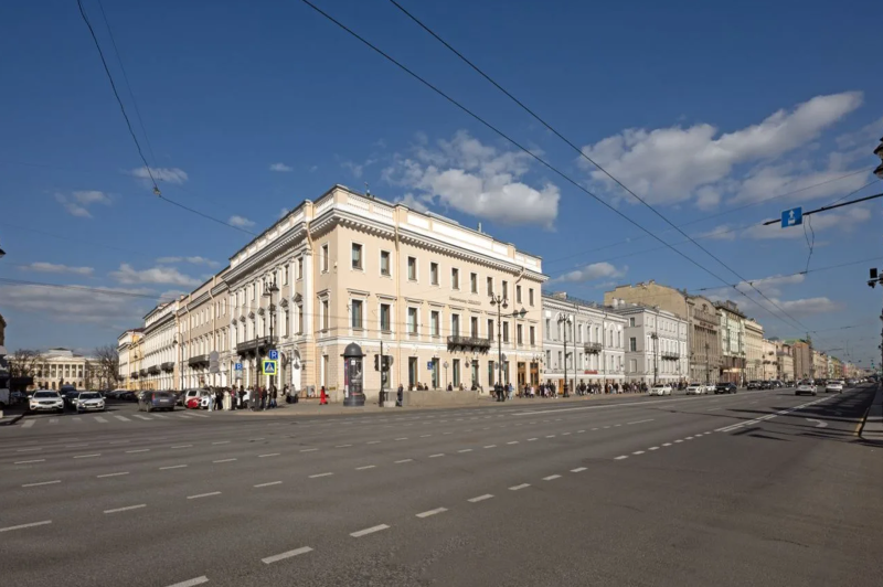 В Петербурге открылась выставка к 60-летию утверждения цветовой палитры города