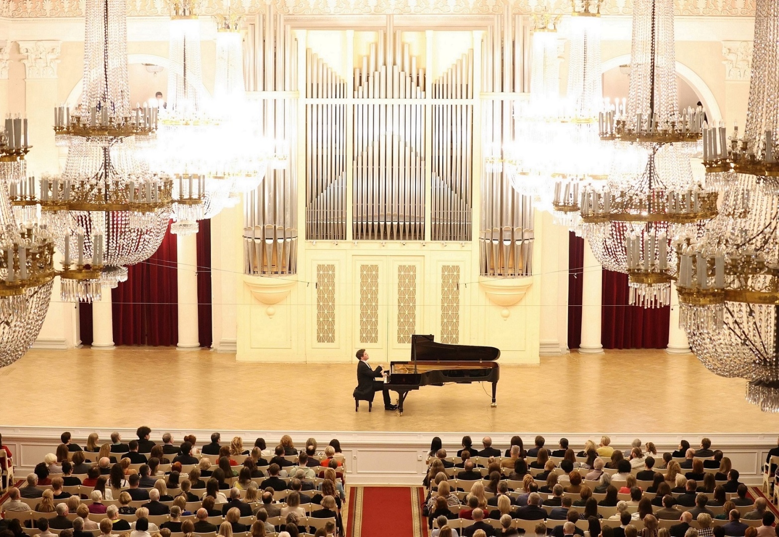Пианист Денис Мацуев выступит в петербургской филармонии