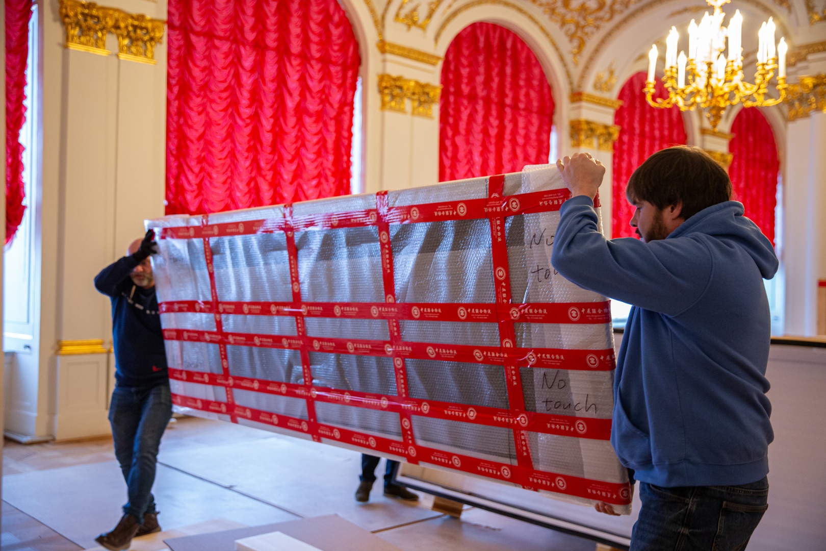 Китайские панно прибыли в Царское село