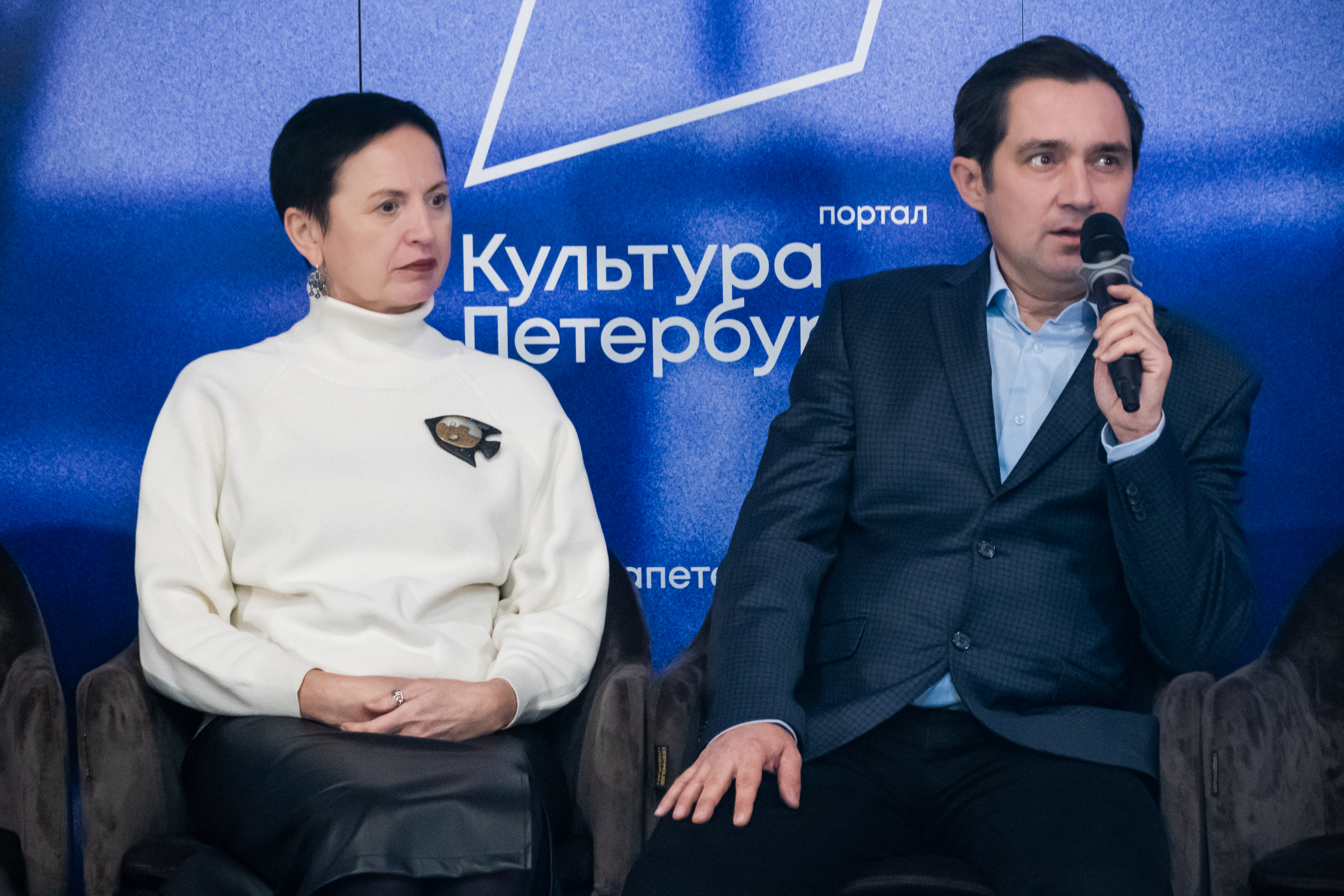 В медиацентре «Культура Петербурга» открылась выставка картин о героях разных эпох 13