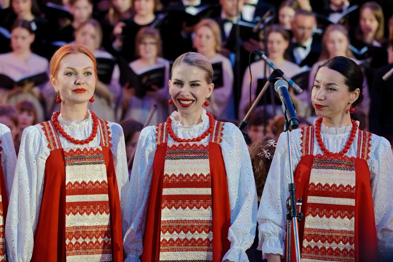 Хор из 800 студентов выступил на гала-концерте в Музее Победы 3