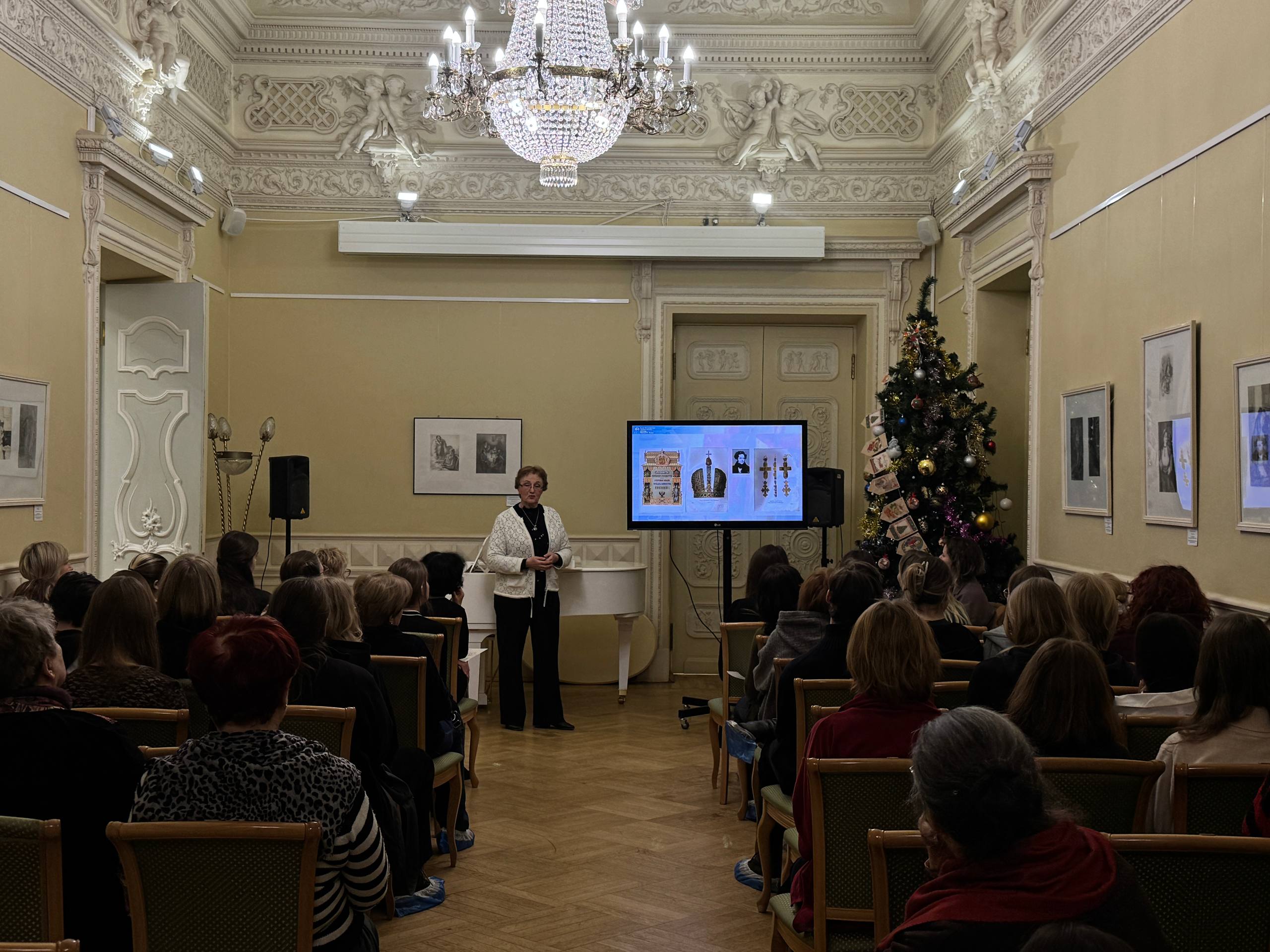 От Печорина до Плюшкина: в Лермонтовке представили книжную графику по произведениям Гоголя ​4