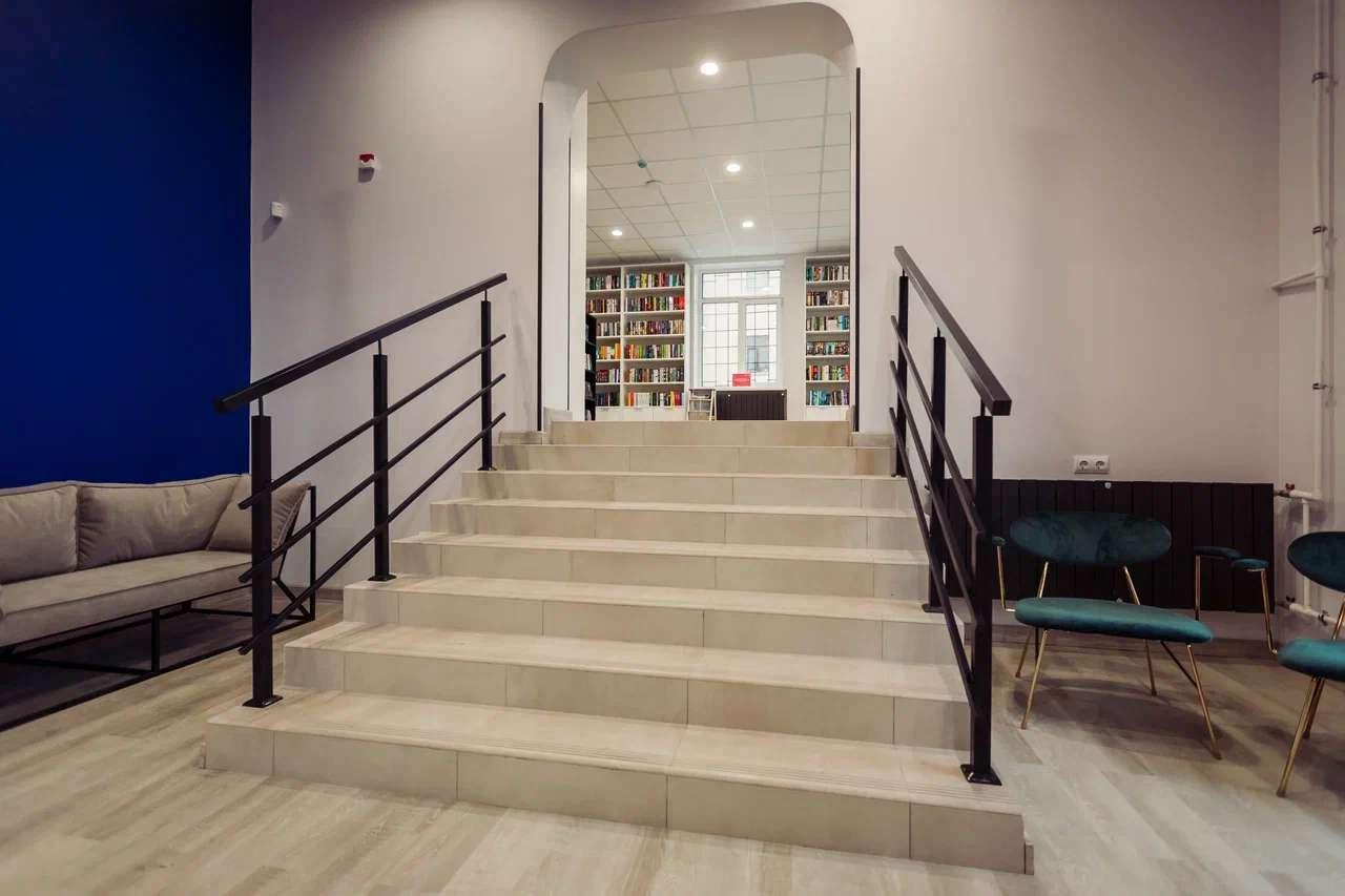 Библиотечный центр искусства и поэзии им. С. Есенина 4