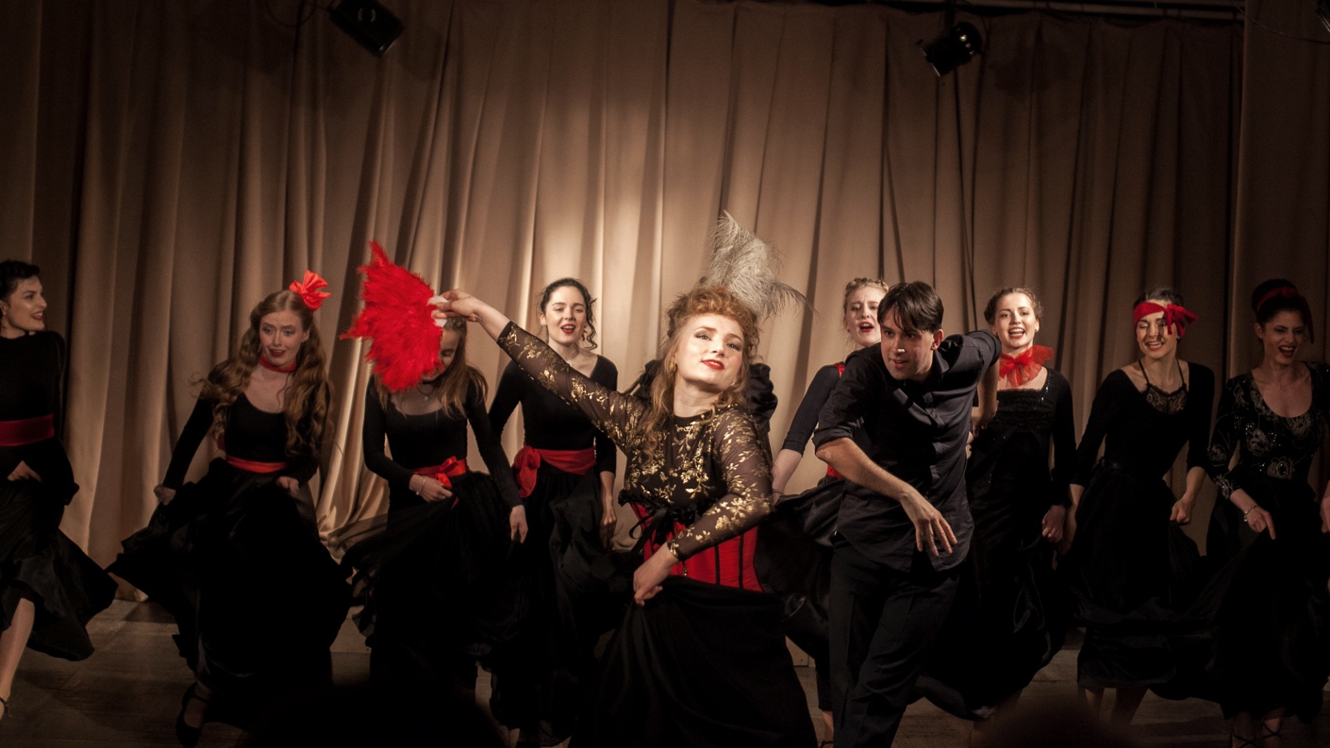 Театрально ответила. Доклад о театре. Как люди ходят в театр. Театрально ответила. Театр 17 века в россии петрушка.