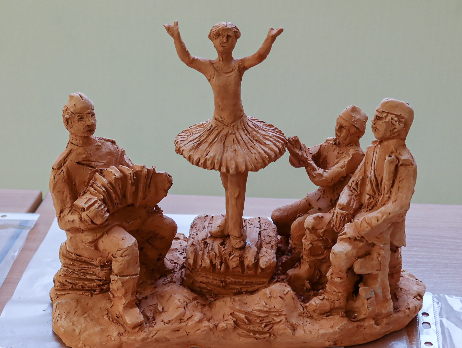 Юных победителей конкурса «Непокорённый Ленинград» наградили в Союзе художников8