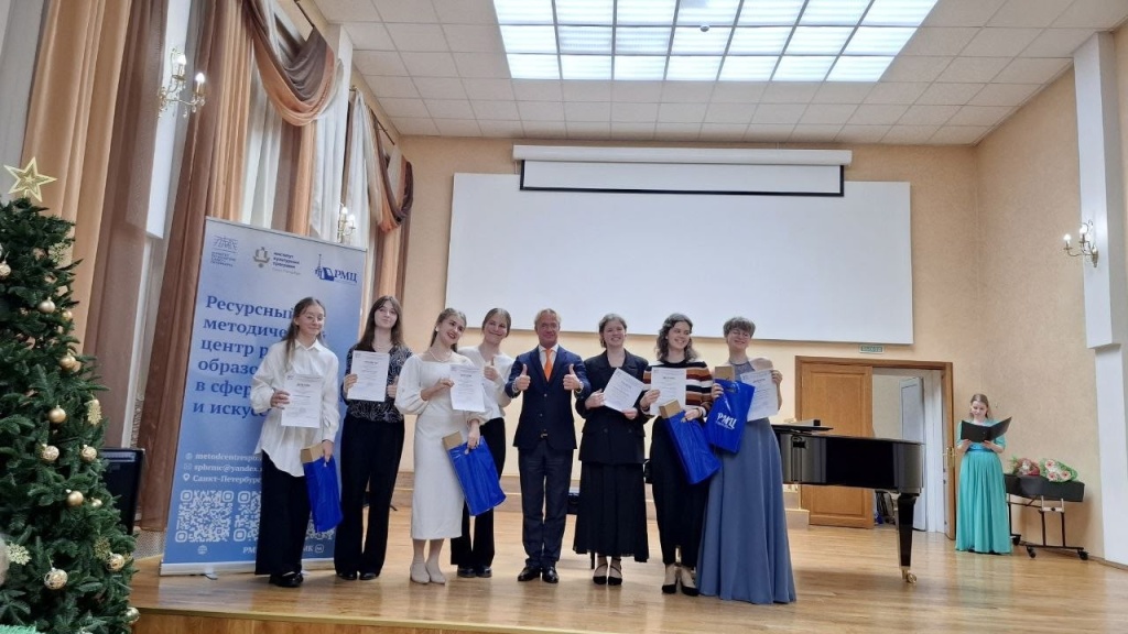 Фото: vk.com/umc_spb. Правообладатель: Ресурсный методический центр развития образования в сфере культуры и искусства Института культурных программ. 46nHOuTfM5xqEKTY8YDtKgLqvnXJiBMc6gj5fl-eABfjcQuZ27zctDPqM7XY526TlXCDKHtm5JuhI37DgOmFbS1n.jpg