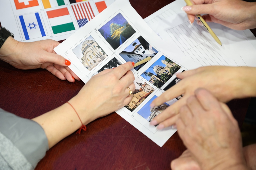 Правообладатель: оргкомитет фестиваля еврейских знаний. Правообладатель: оргкомитет фестиваля еврейских знаний.