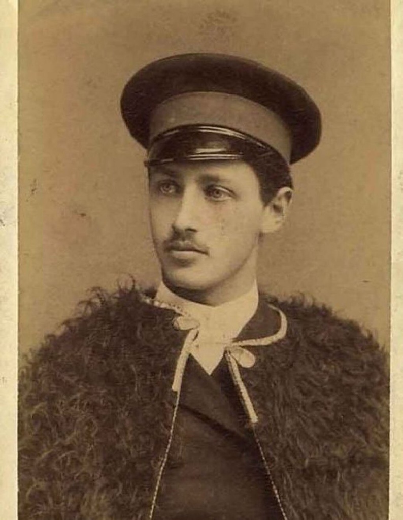 Иван Бунин. Фото Бориса Пейроша. Орёл, 1889 год. Правообладатель: buninlib.orel.ru. И. А. Бунин. Фото Б. Б. Пейроша. Орел, 1889 год.jpg