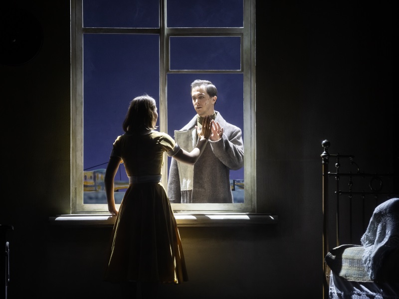 Правообладатель: театр музыкальной комедии, muzcomedy.ru.