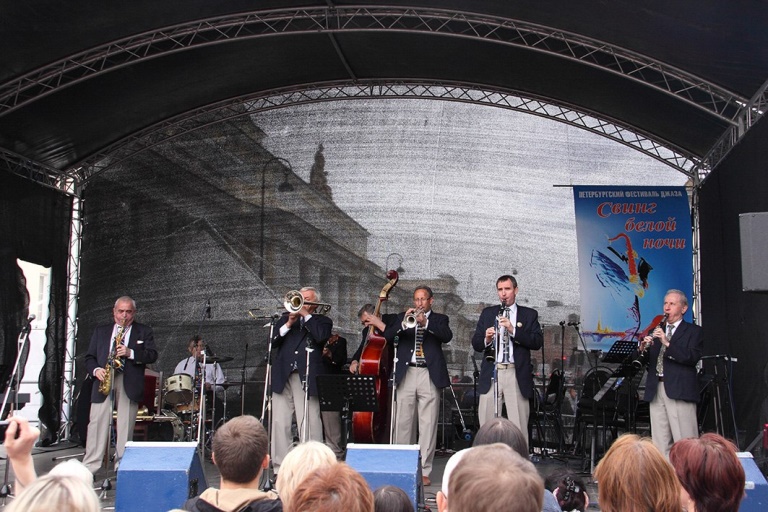 Петербургский фестиваль джаза «Свинг белой ночи». Фото предоставлено пресс-службой Санкт-Петербургской филармонии джазовой музыки. Автор: Наталья Рыбакина. Правообладатель: Санкт-Петербургская филармония джазовой музыки. 