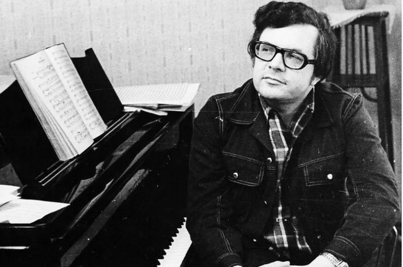 Андрей Петров. 