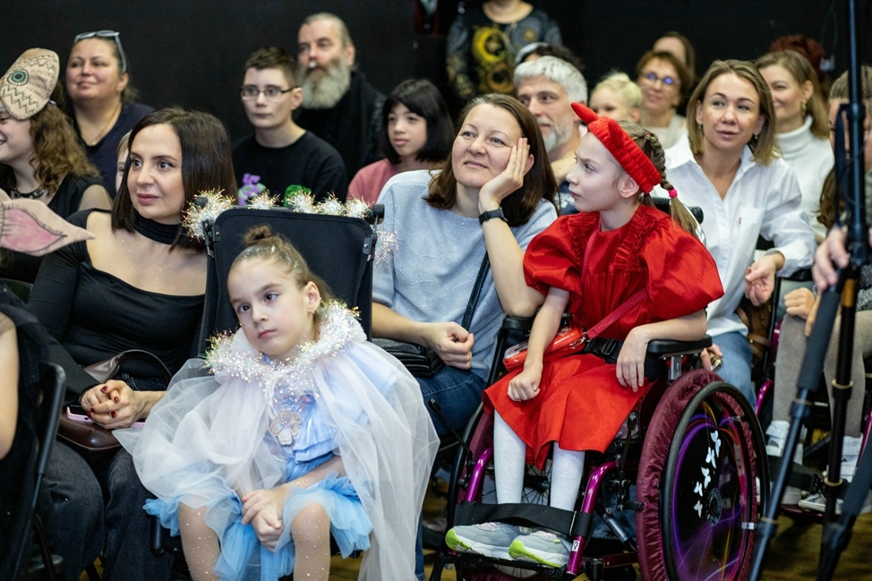 Правообладатель: инклюзивный детский театр «Светлячки». Правообладатель: инклюзивный детский театр «Светлячки».