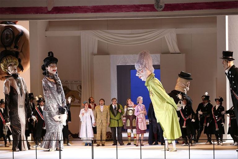 Сцена из оперы «Севильский цирюльник». Источник: mariinsky.ru. Правообладатель: mariinsky.ru.