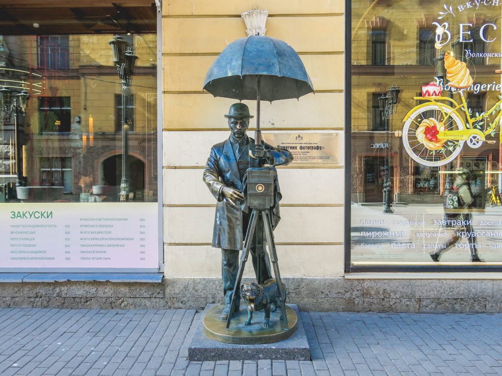 Памятник фотографу в Санкт-Петербурге. Фото: Ирина Иванова