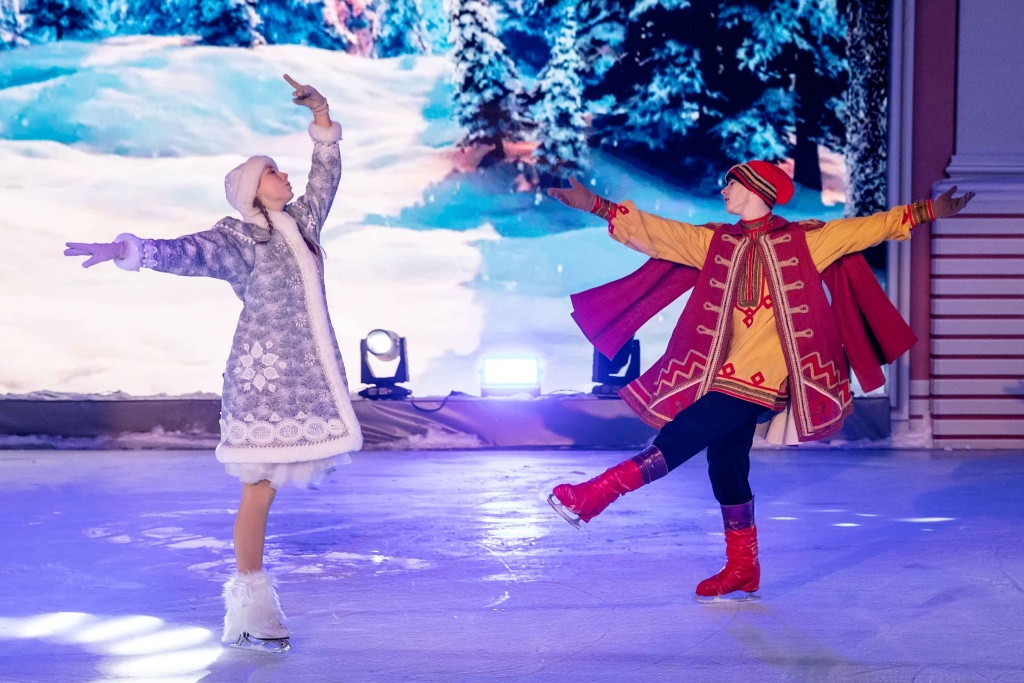 Спектакль Санкт-Петербургского государственного Ледового театра «Снегурочка». 