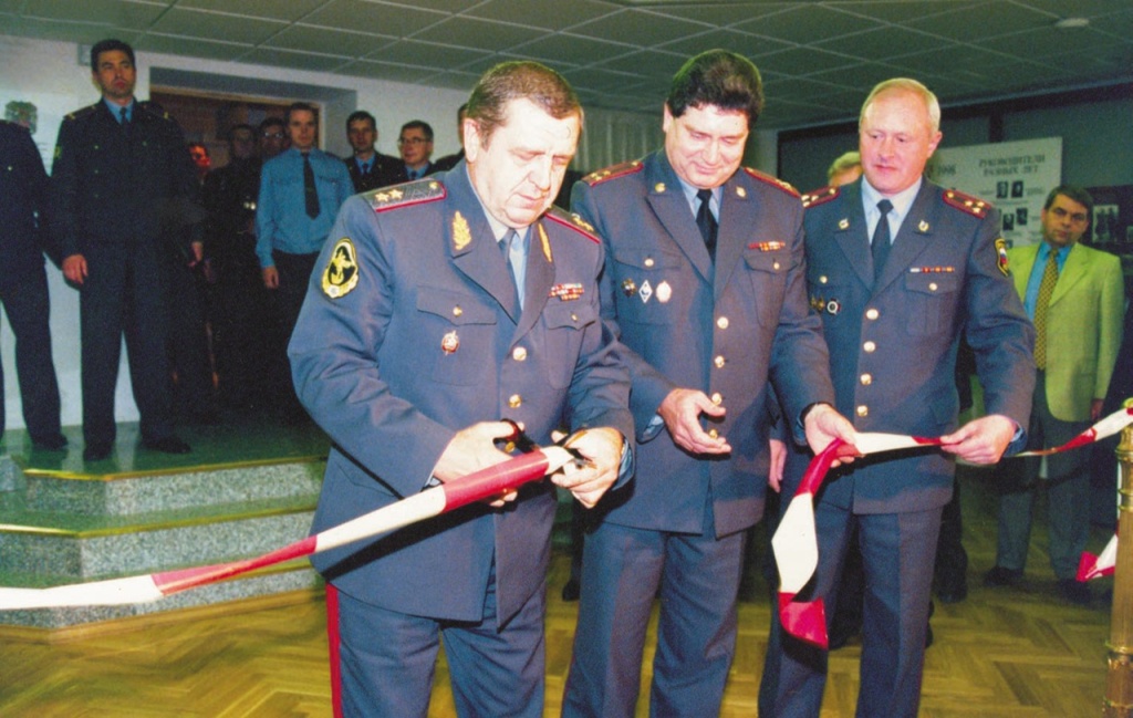 Открытие музея в 1998 году. Правообладатель: vk.com/gaimuseum. fpiaMGIy2fxFL-HZcejhXRT1iNDmEf5xuzxYUU8Jb2hN7jnPvb4_81fD1UlyDjc88nwDQFry.jpg