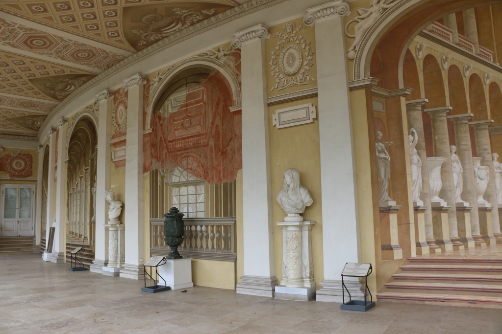 Музей-заповедник славится своей итальянской мраморной скульптурой XVIII-XIX веков.