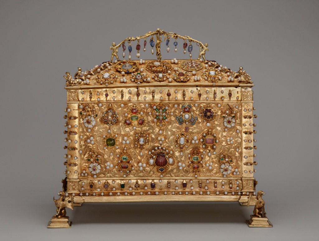 Ларец Ядвиги Ягеллонки был изготовлен в 1533 году в Нюрнберге, крупнейшем центре ювелирного искусства Европы XVI века.