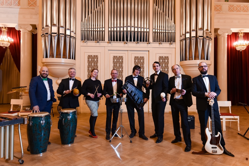 Правообладатель изображения: пресс-служба MarimbaMix. Групповое фото.jpg