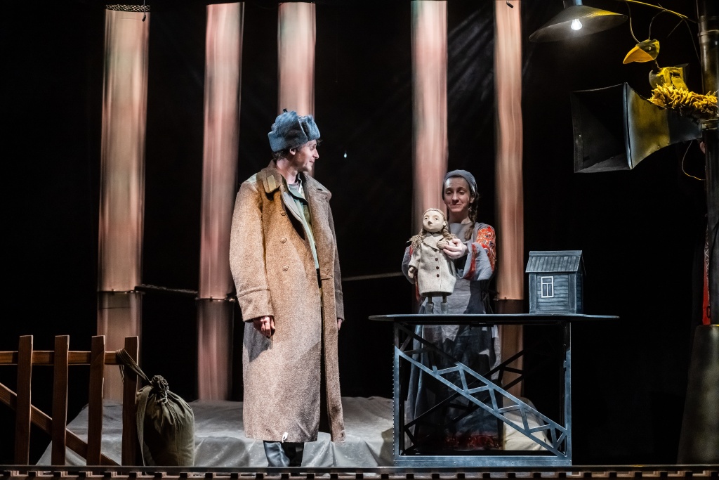 Правообладатель: театр марионеток им. Е.С. Деммени.