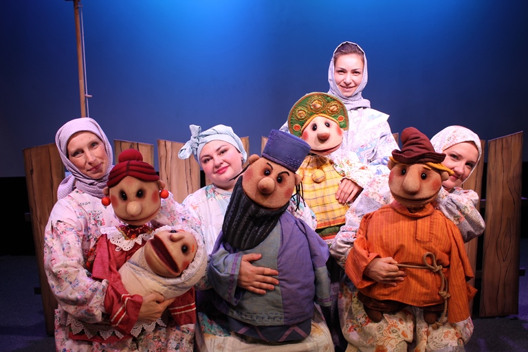 Рыбинский театр кукол. Спектакль «Сказки о попе и работнике его Балде». Фото предоставлено пресс-службой фестиваля «Волшебный фонарик». Правообладатель: Оргкомитет фестиваля.