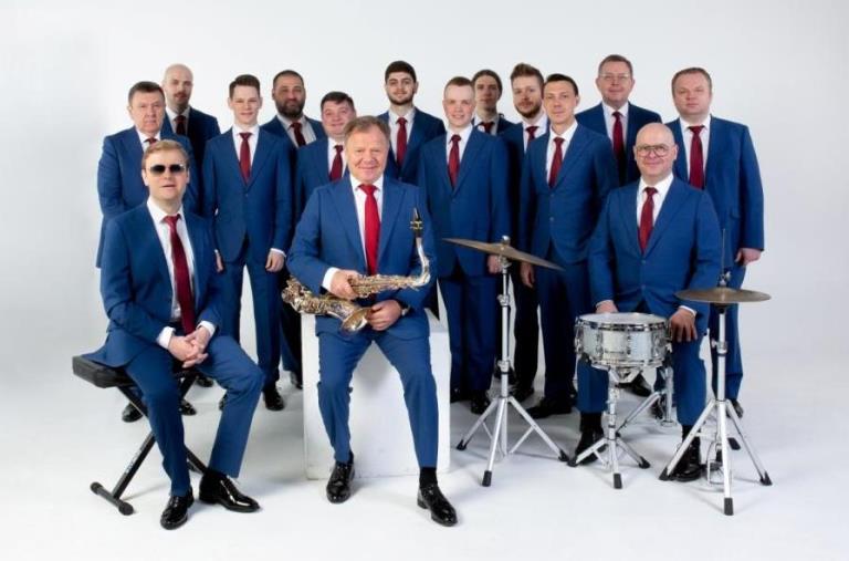 Игорь Бутман и Московский джазовый оркестр. Фото предоставлено организаторами. Правообладатель: Оргкомитет фестиваля. 