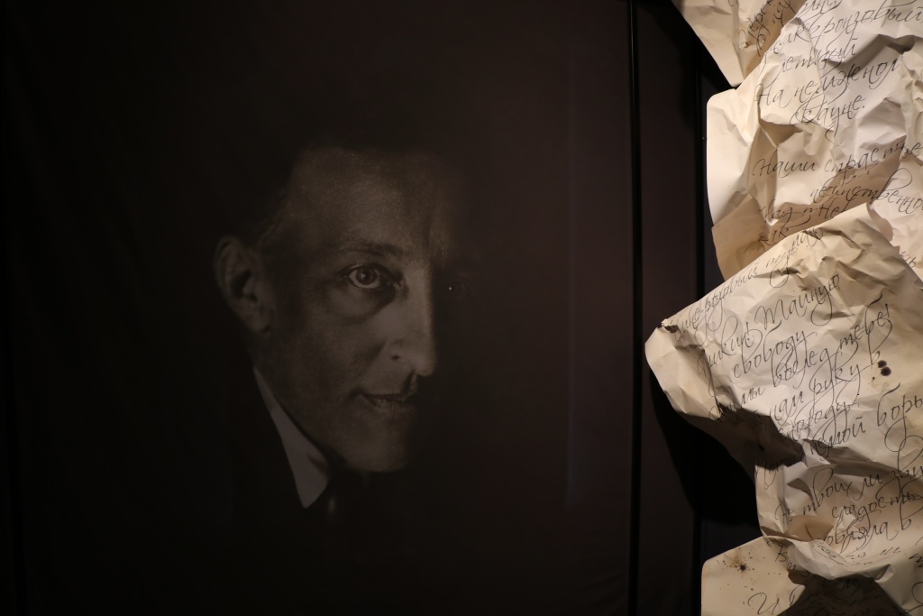 Посещение заседаний свободное, необходима предварительная запись.