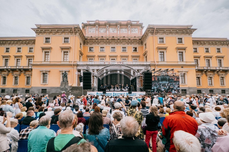 Петербургский фестиваль джаза «Свинг белой ночи». Фото предоставлено пресс-службой Санкт-Петербургской филармонии джазовой музыки. Автор: Наталья Рыбакина. Правообладатель: Санкт-Петербургская филармония джазовой музыки. 