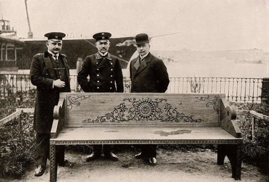 Строители храма архитектор М.М. Перетяткович и инженер С.Н. Смирновю 1911. 