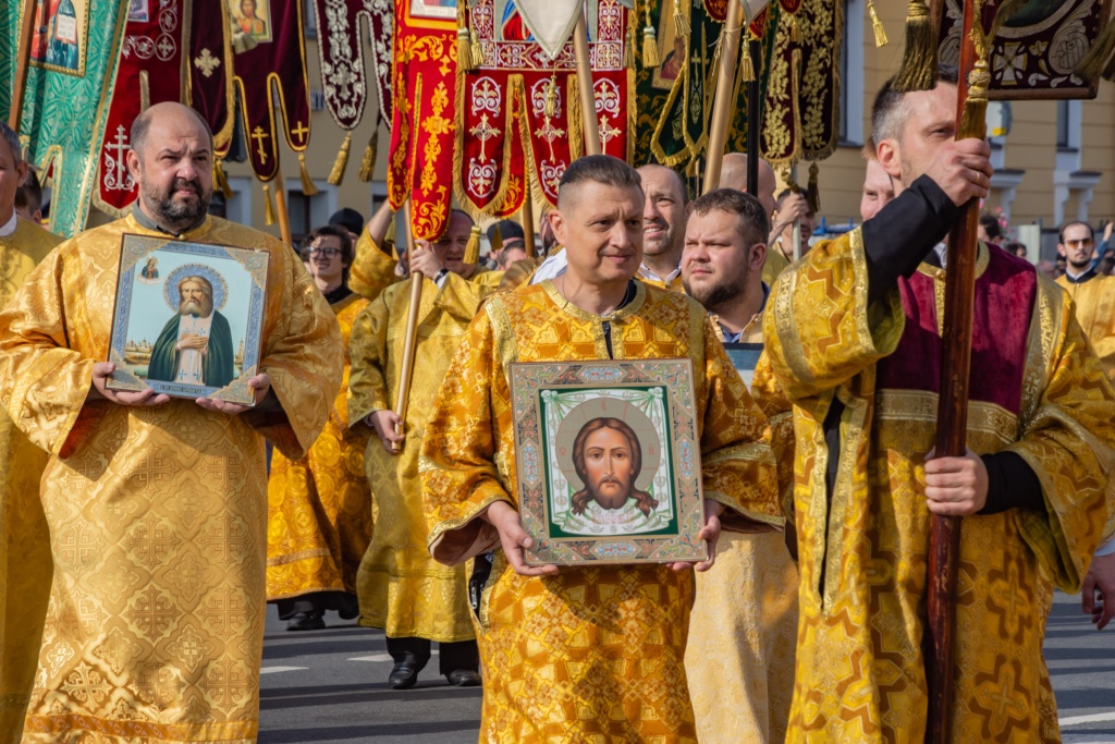 Общегородской праздничный крестный ход. Фото: Ирина Иванова.