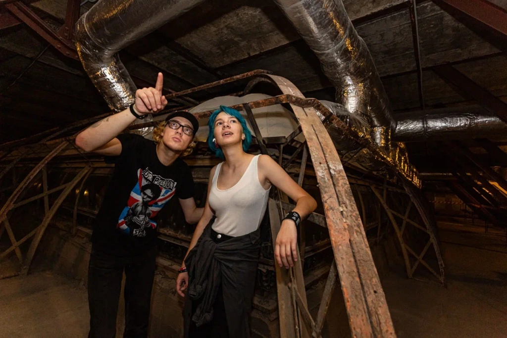 Российский этнографический музей открыл новый сезон экскурсий по закулисью «С другой стороны» (они доступны только в тёплое время года). 