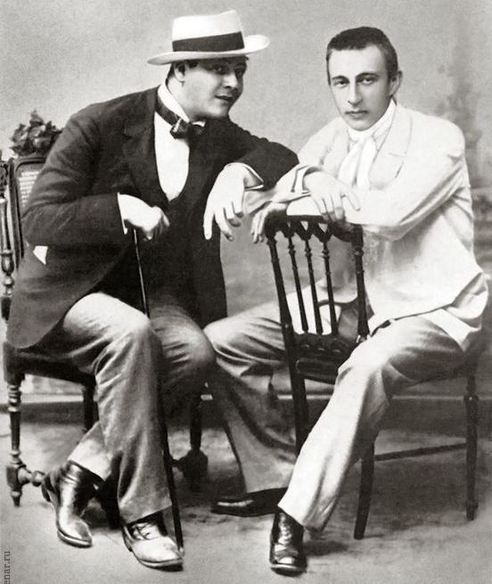 Фёдор Шаляпин и Сергей Рахманинов, конец 1890-х годов. Фото: senar.ru