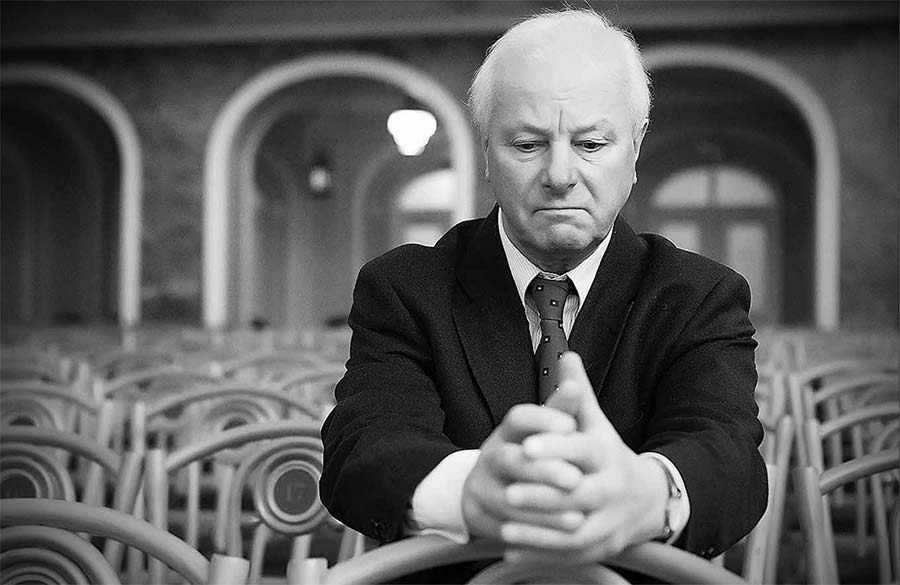 Народный артист СССР Владислав Чернушенко.