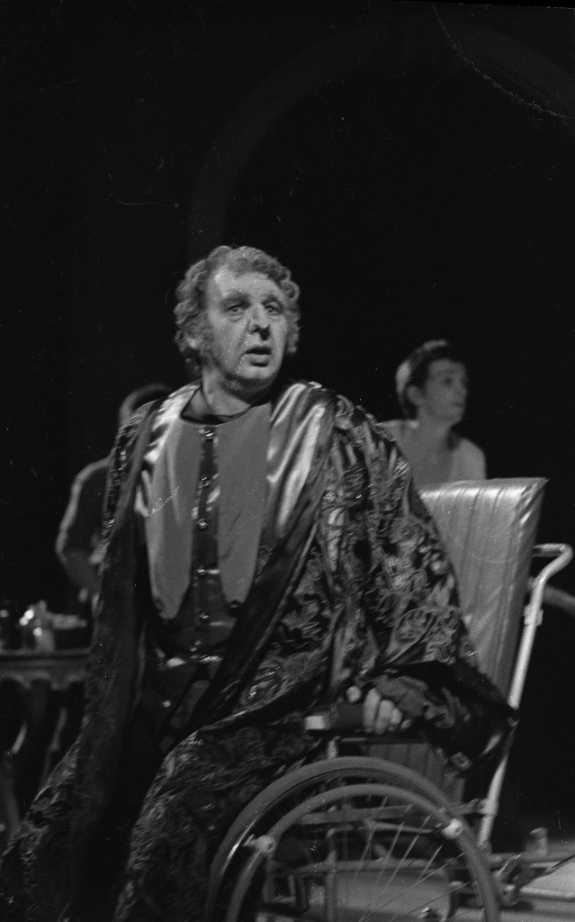 Дон Паскуале (Храмцов А.)_фото Юлии Ларионовой © Мариинский театр.jpg