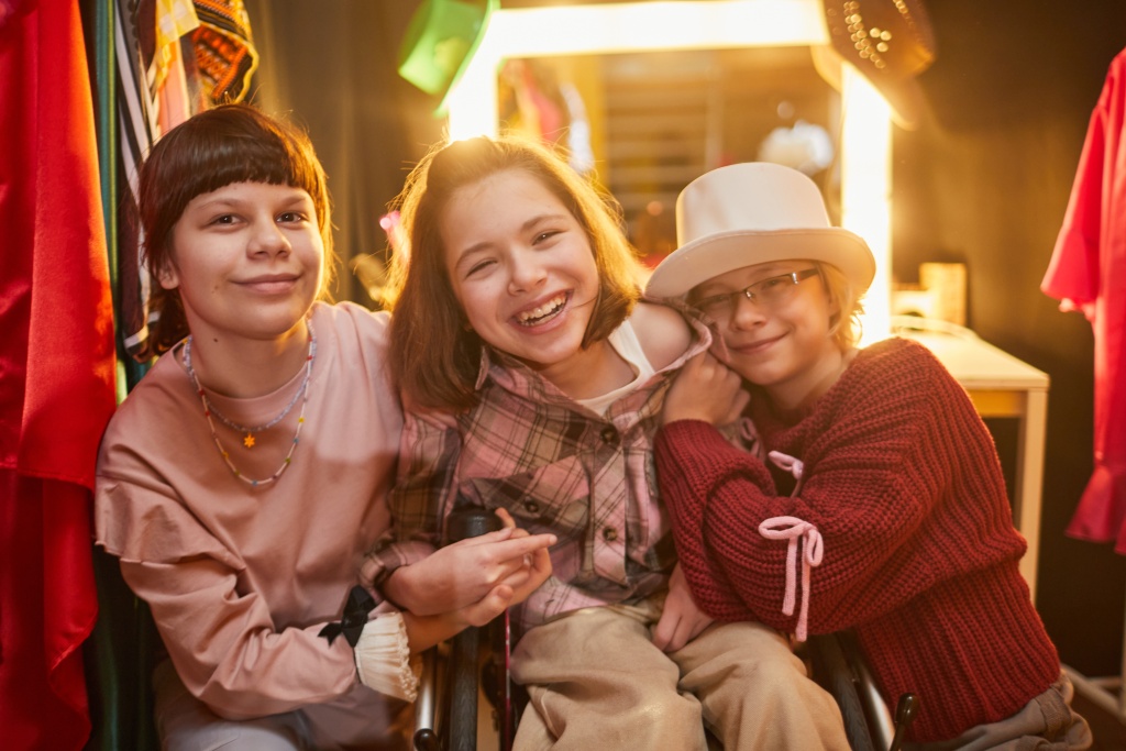 Правообладатель: детский инклюзивный театр «Светлячки». Правообладатель: детский инклюзивный театр «Светлячки».