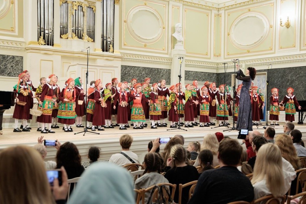 Правообладатель: оргкомитет фестиваля «Земля детей».