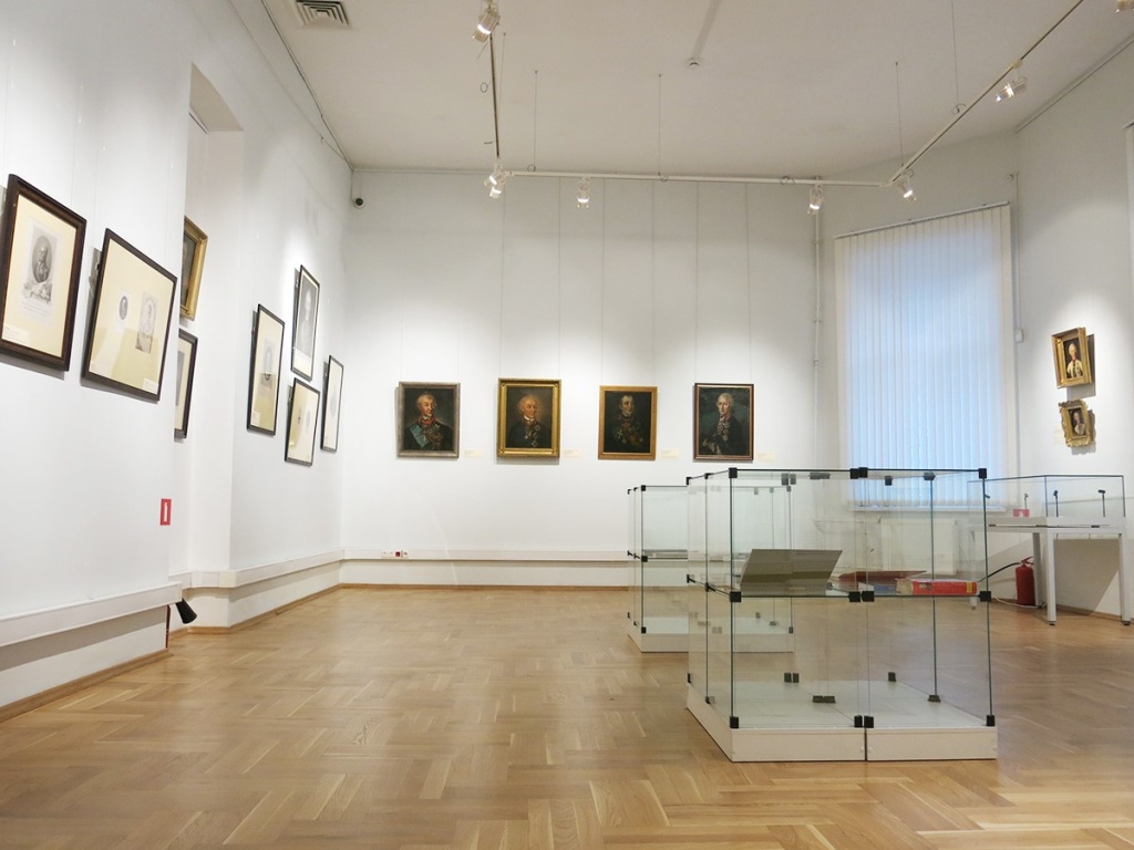 Общий вид выставки в выставочном зале на Кирочной, 51. Общий вид выставки в выставочном зале на Кирочной, 51.