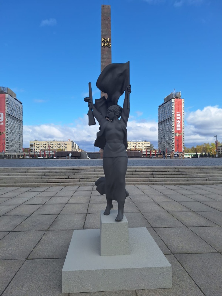 В этом знаковом для города месте и было решено воздвигнуть мемориал. 