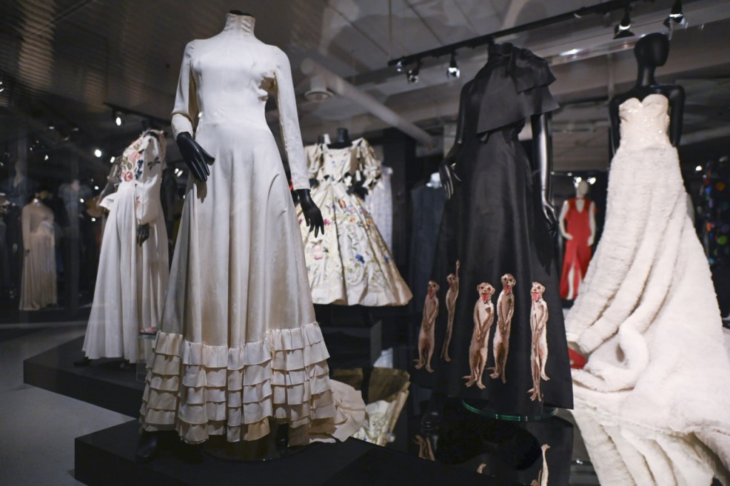 «Петербургский стиль. Модельеры Северной столицы. 1980-е – 2010-е годы».