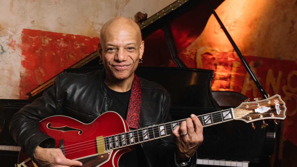 Правообладатель: spb.butmanclub.ru. Mark-Whitfield-Photo-scaled-e1725911698386.jpg
