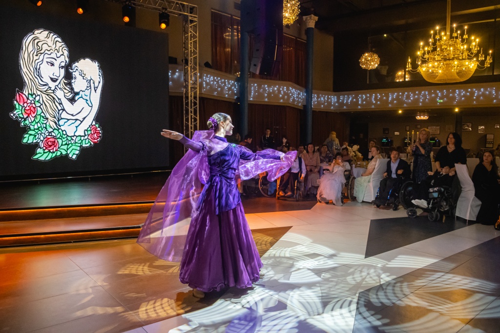 XI бал на колясках. Фото: Ирина Иванова. Правообладатель: Институт культурных программ.