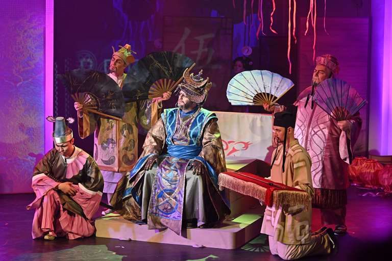 Опера Стравинского «Соловей» в постановке Новосибирского театра оперы и балета. Фото предоставлено пресс-службой Национальной оперной премии «Онегин». Правообладатель: Оргкомитет Премии. Опера Стравинского «Соловей» в постановке Новосибирского театра оперы и балета. Фото предоставлено пресс-службой Национальной оперной премии «Онегин». Правообладатель: Оргкомитет Премии.