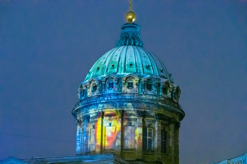 Казанский собор в Новый год. Фото: Ирина Иванова.