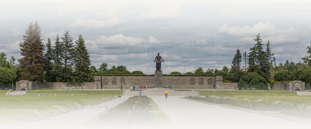 Пискаревское кладбище. Правообладатель: Пискарёвское мемориальное кладбище, pmemorial.ru. Пискаревское кладбище. Правообладатель: Пискарёвское мемориальное кладбище, pmemorial.ru.