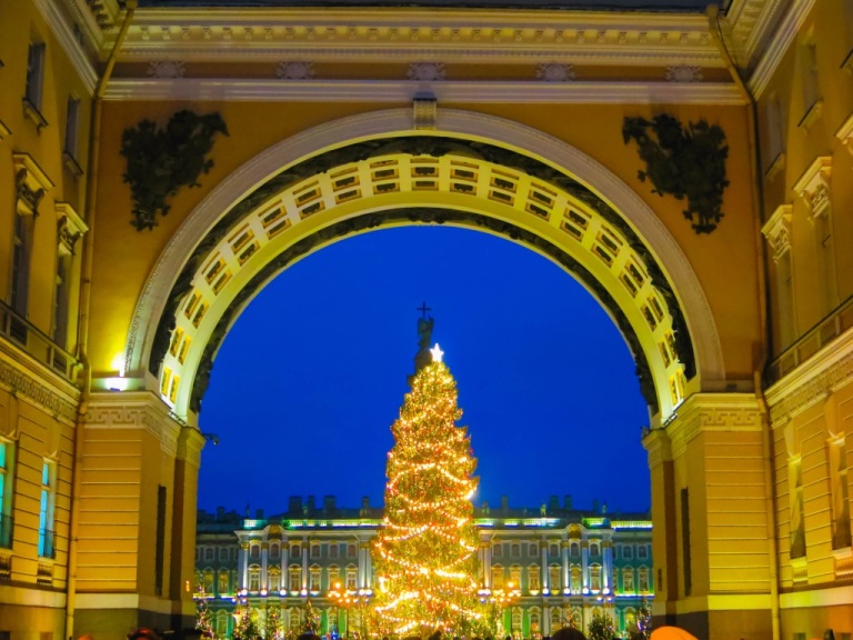 Главная новогодняя ёлка на Дворцовой площади. Фото: Ирина Иванова. Правообладатель: Институт культурных программ. 
