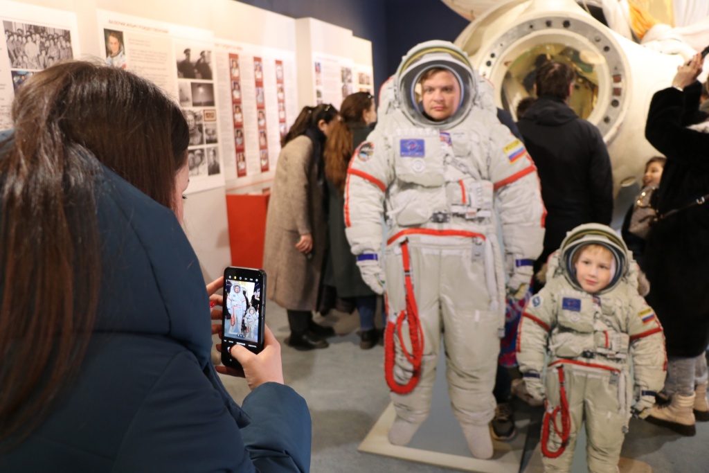 Празднование Дня космонавтики в Петропавловке перенесли в 12-го на 25 апреля. 