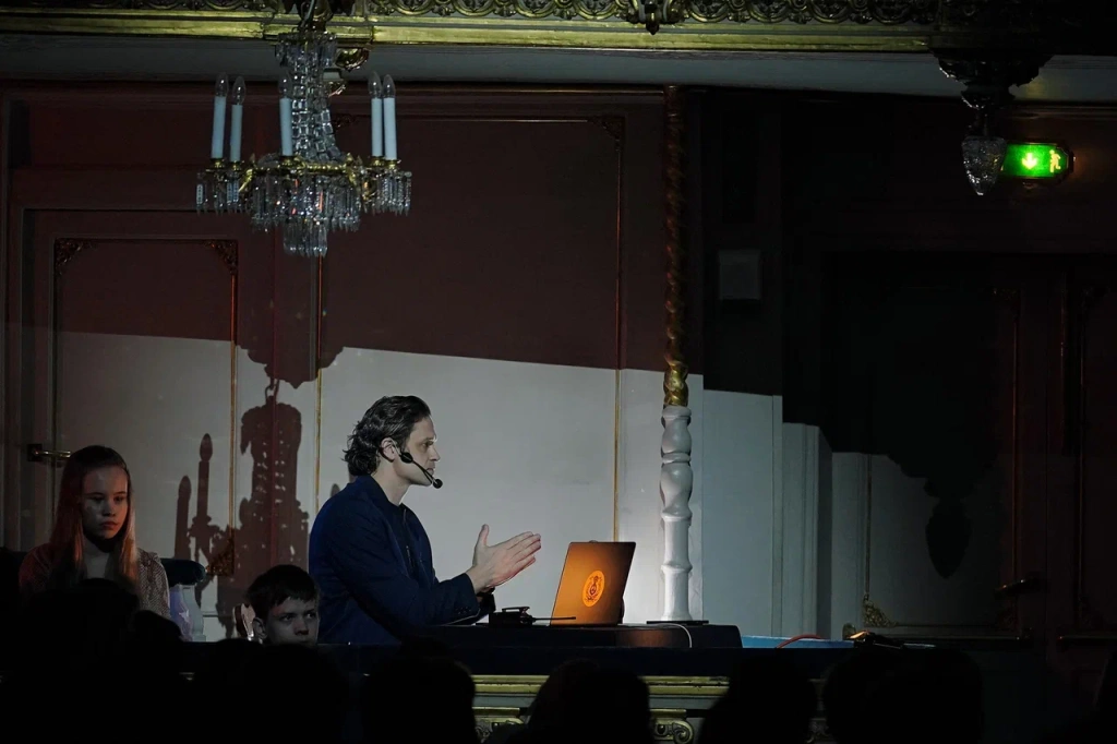 Фото: Александр Нефф (2024). еатр (1).jpg