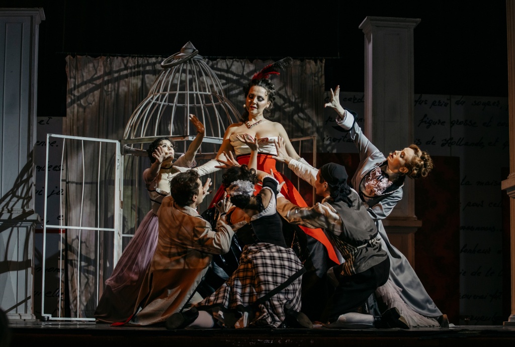 Правообладатель: театр им. Ф.И. Шаляпина.